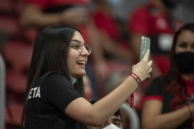 在场上扮演 在场上扮演